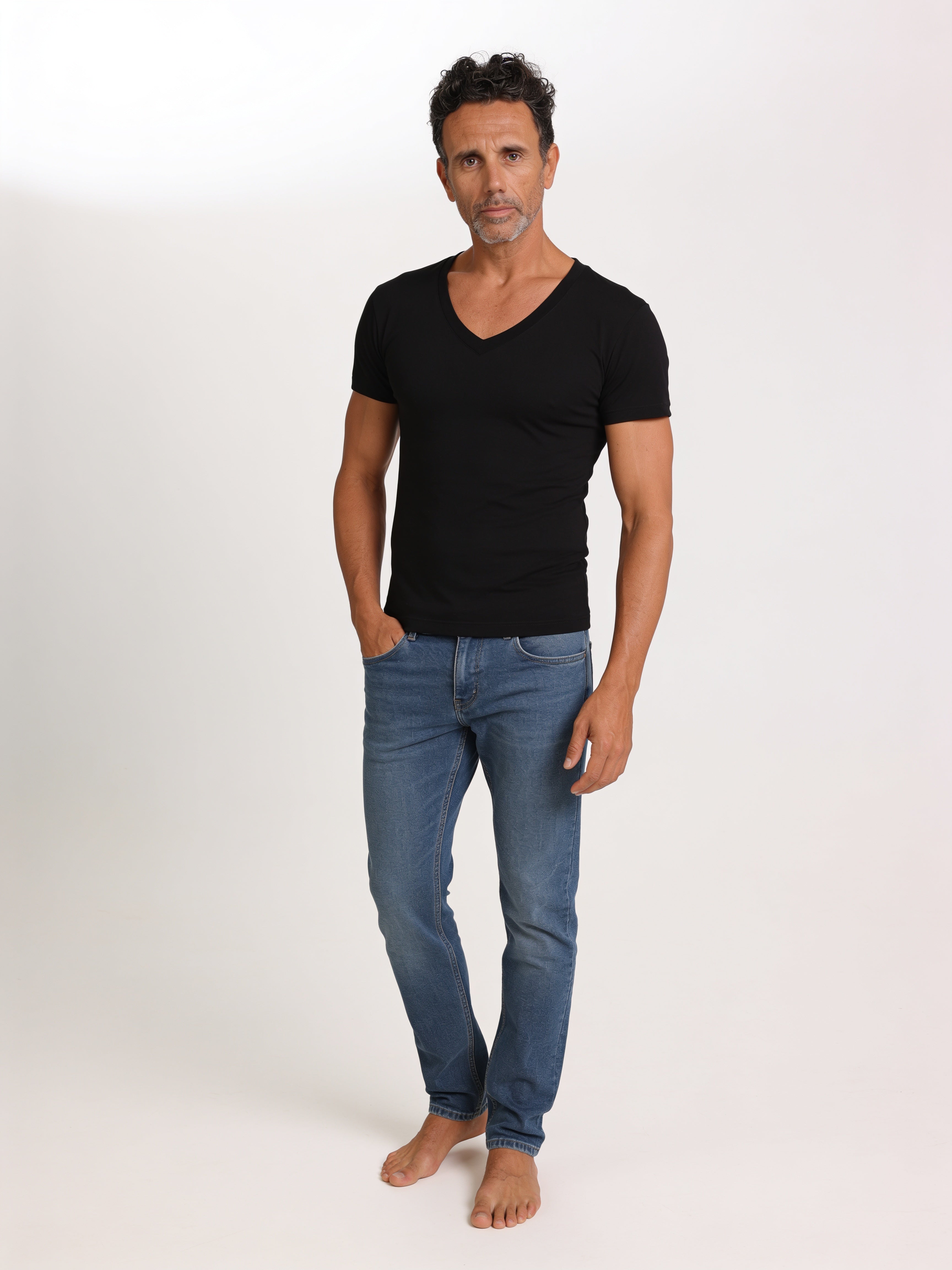 Men's Bamboo V-Neck T-Shirt Handcrafted in Italy — Black