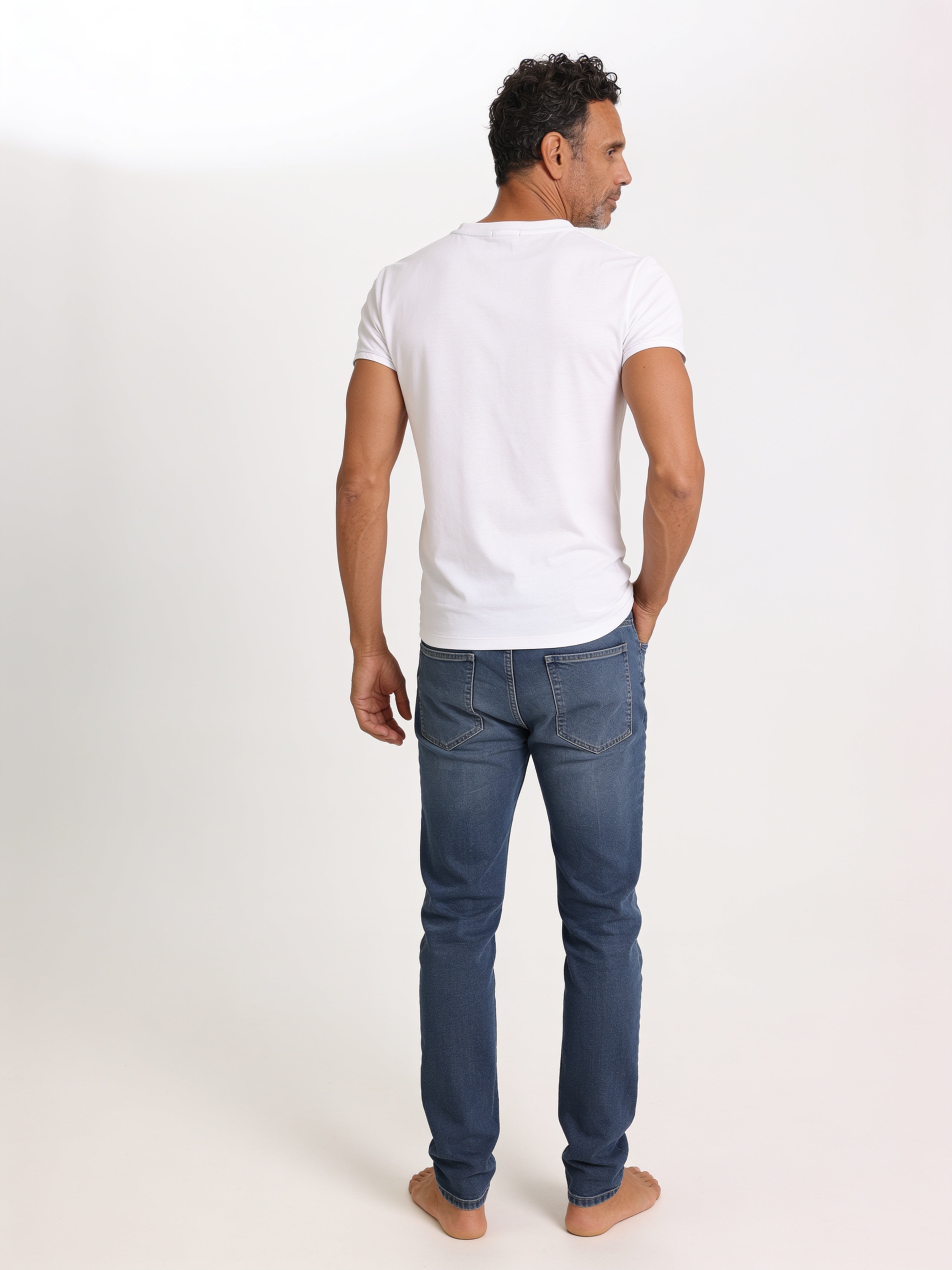 T-Shirt Scollo a V Uomo in Bambù Fatta a Mano in Italia — Bianco