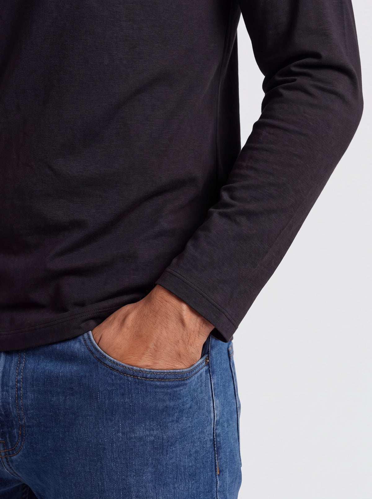 T-Shirt Manica Lunga Uomo in Bambù Fatta a Mano in Italia — Nero